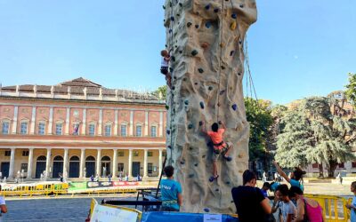 Una torre di arrampicata in centro a Reggio Emilia fino al 29 luglio