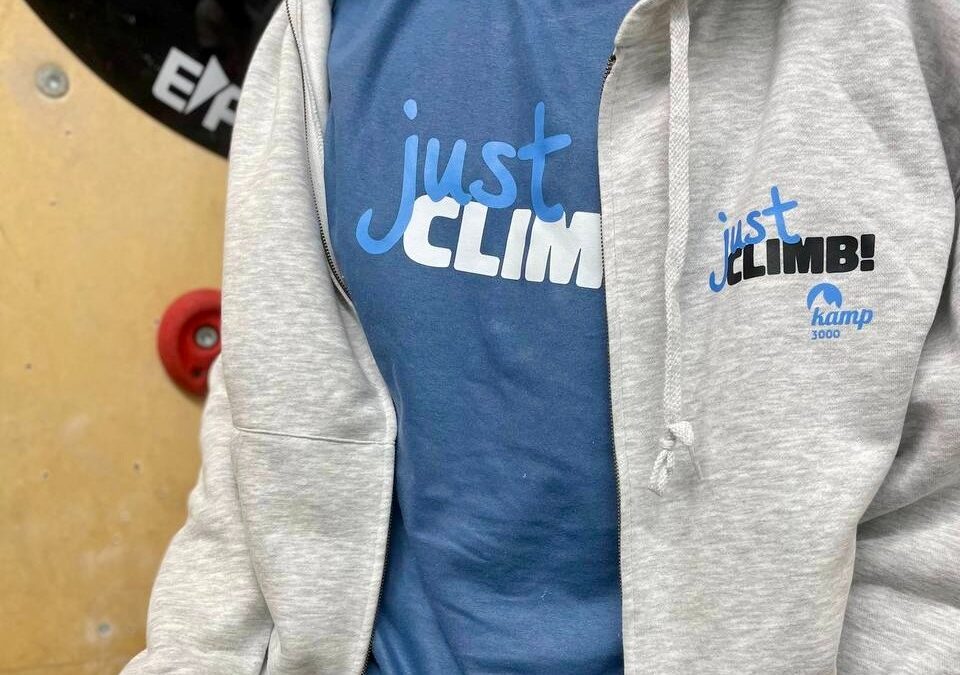 Sono uscite le nuove felpe e t-shirt. Indossa i colori Just Climb!